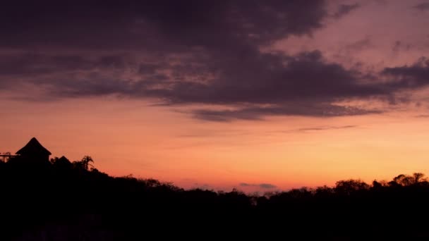 Prachtige zonsondergang time-lapse over de Stille Oceaan — Stockvideo