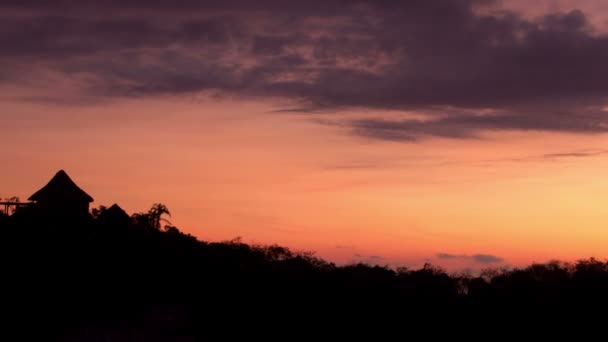 Schöner Sonnenuntergang im Zeitraffer über dem Pazifik — Stockvideo