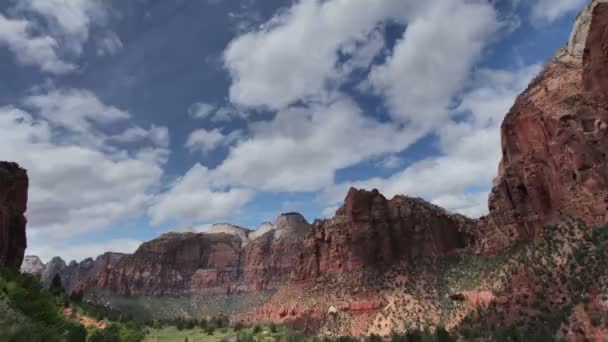 De fantastiska rock strukturerna i zion national park — Stockvideo