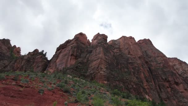 De fantastiska rock strukturerna i zion national park — Stockvideo