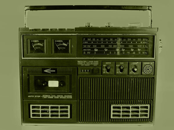A fantastic looking retro ghetto blaster radio