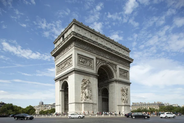 Триумфальная арка в Париже, Франция — стоковое фото