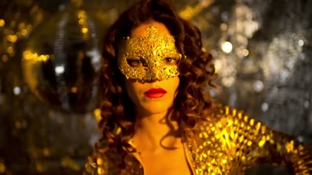 Vackra sexiga disco dansande flicka i club inställning — Stockvideo