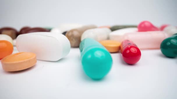 Colección de píldoras y comprimidos medicinales — Vídeo de stock