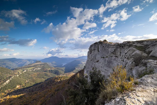 Tavertet bergslandskap i Spanien — Stockfoto