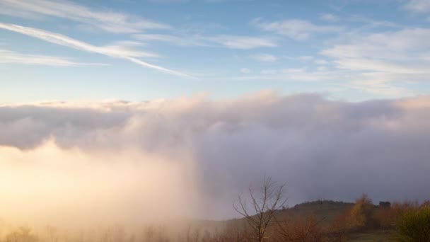 雲の中のタヴェレット山脈 — ストック動画