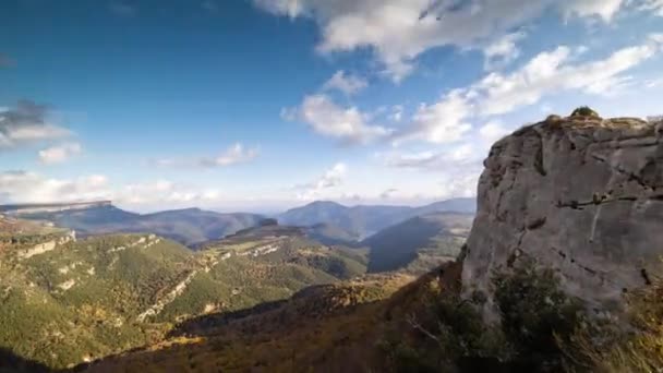 Tavertet berg timelpase i Spanien — Stockvideo