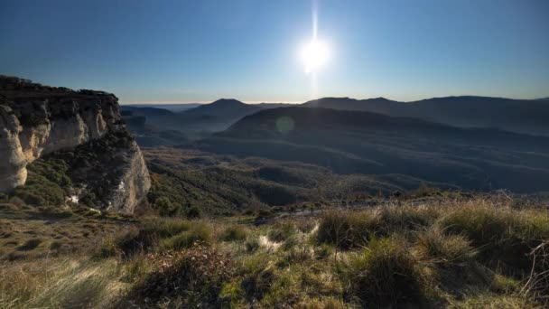 Tavertet góry timelpase w Hiszpanii o wschodzie słońca — Wideo stockowe