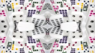 Dominolar soyut kalıpta yapılır