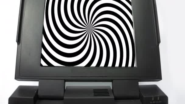Ročník notebook s hypnotickým šetřičem obrazovky — Stock video
