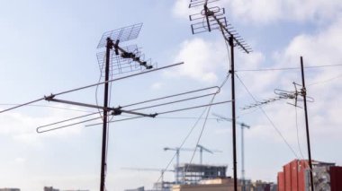 Barselona TV antenleri üzerinden ufuk çizgisi görünümü