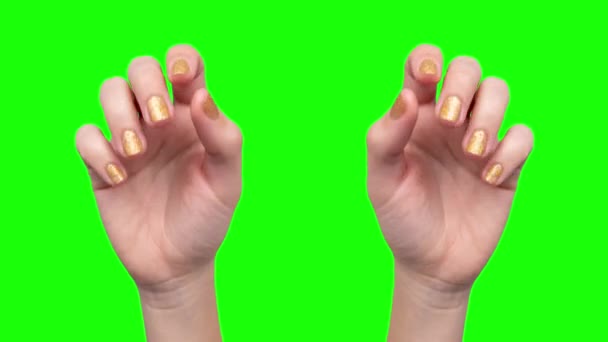 Två kvinnliga händer med rörliga fingrar — Stockvideo