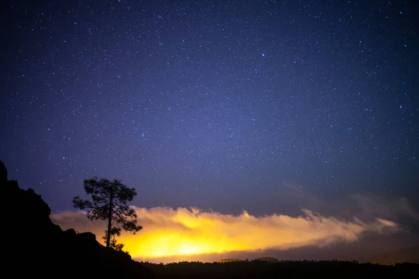 Sterne bei Nacht in el teide teneriffa — Stockfoto