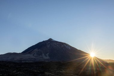 Gün batımında yol al tenerife