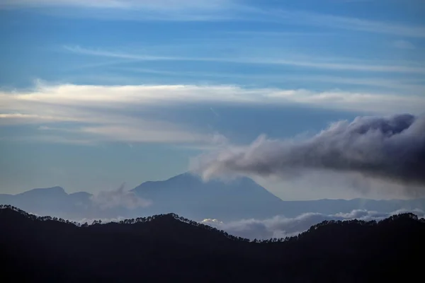 El teide in the clouds τενερίφη — Φωτογραφία Αρχείου