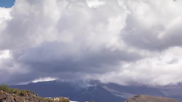 라팔마에 있는 컴 브레 비에자 화산 — 비디오