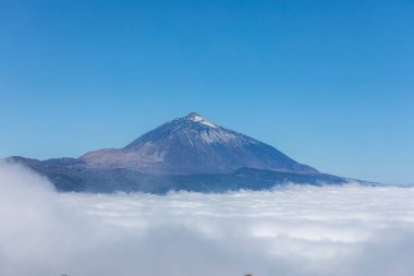 # Bulutların üstünde süzül #