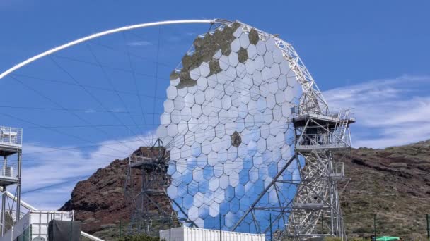 Teleskop ilmiah di la palma — Stok Video