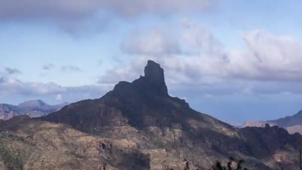 Roque nublo in gran canaria timelapse — стоковое видео