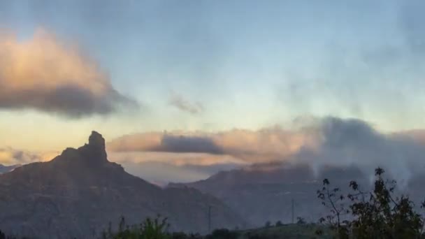 Roque nublo in gran canaria at sunrise — Wideo stockowe