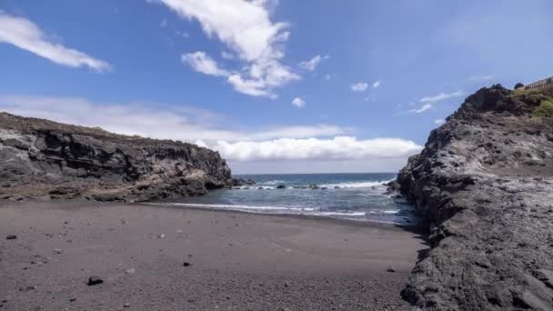 Een Tijdspanne Van Golven Die Binnenkomen Een Afgelegen Strandje Palma — Stockvideo