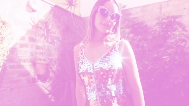 Pretty Woman Sunglasses Posing Sparkling Costume Summer — Stock Video