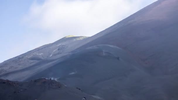 火山の噴火の6ヶ月後にまだ喫煙し ラパルマ島のカンブルVieja火山の経過 — ストック動画