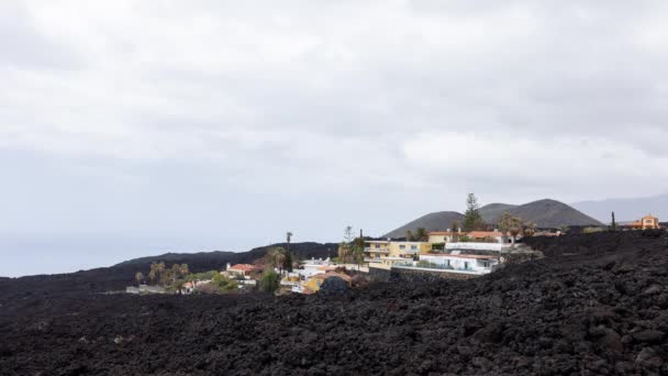 Timelapse Vulcão Cumbre Vieja Ilha Palma Com Casas Surrounder Pelo — Vídeo de Stock