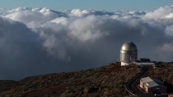 Sopra Nuvole Roque Los Muchachos Palma Con Telescopi Ricerca — Video Stock