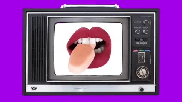 Μια Συλλογή Από Μεταβαλλόμενες Τηλεοράσεις Κόκκινα Χείλη Που Κρατούν Γλυκά — Αρχείο Βίντεο
