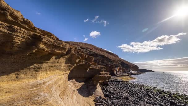 Timelapse Playa Montana Amarilla Tenerife Con Increíbles Formaciones Rocosas — Vídeo de stock