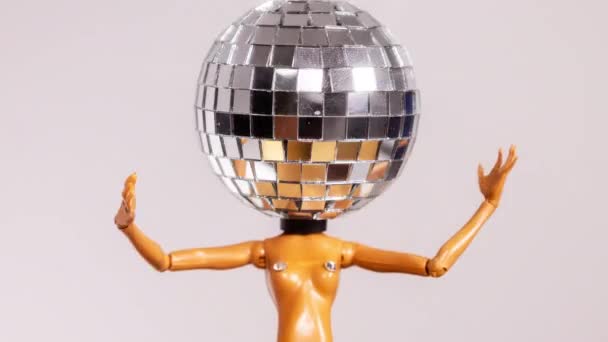 Sparkling Doll Discoball Head Dances — Stockvideo