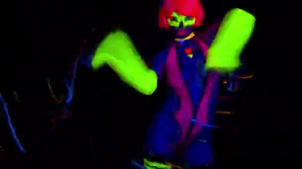 Mix Different Cyber Raver Dancers Djs Filmed Fluorescent Clothing Black — ストック動画