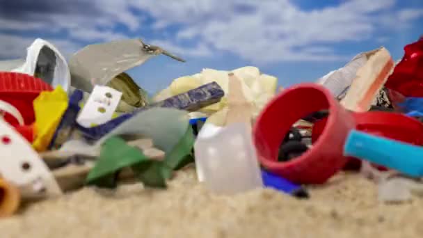 Piękna Plaża Wypełniająca Śmieci Śmieci — Wideo stockowe