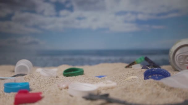 Sebuah Pantai Yang Indah Dengan Sampah Dan Sampah Yang Dijatuhkan — Stok Video