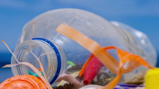 Çöpleri Çöpleri Dolduran Güzel Bir Sahil — Stok video
