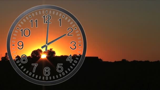 Relógio com Sunset Time Lapse — Vídeo de Stock