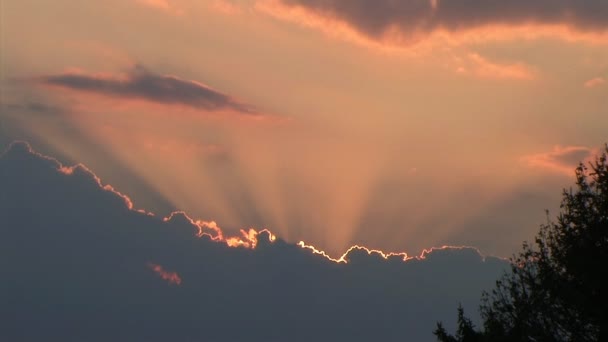 Time lapse de beaux nuages au coucher du soleil — Video