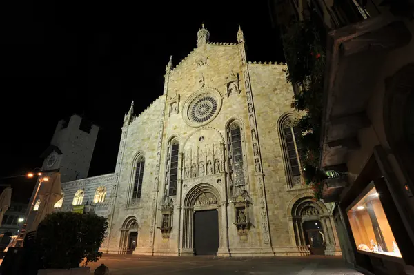 Medieval Como cathedral in night — Stock Photo, Image