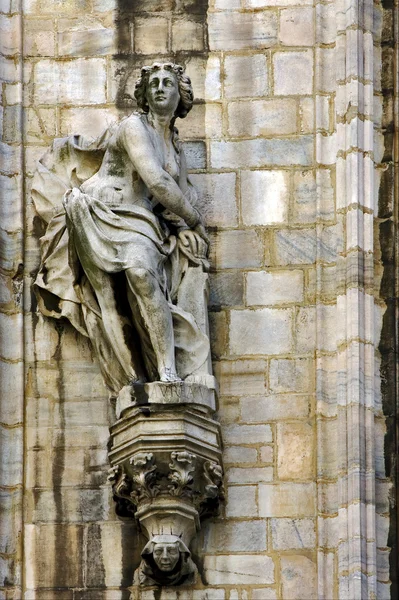 Statue in the dome — Stock Photo, Image