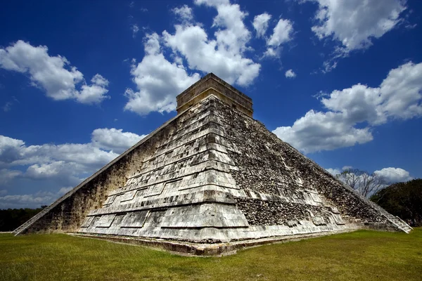 Canto do templo de Chichen itza — Fotografia de Stock