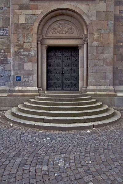 Porta e escadas em Suisse — Fotografia de Stock