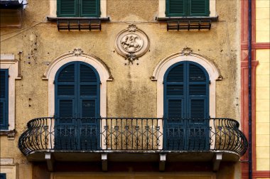 eski Yeşil Sarı küçük teras ve kesi