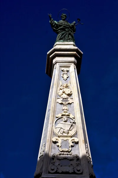 Статуя святого Сан-Доменико — стоковое фото