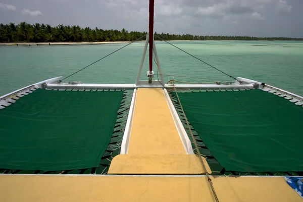 Schiuma barca nuvolosa — Foto Stock