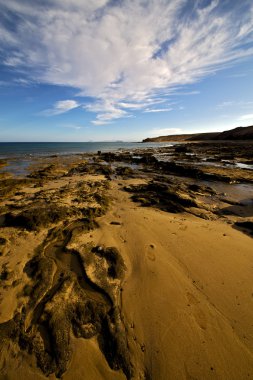 gökten su kıyı şeridi ve lanzarote İspanya yaz