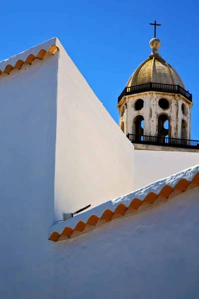 Campanario en teguise arrecife — Foto de Stock