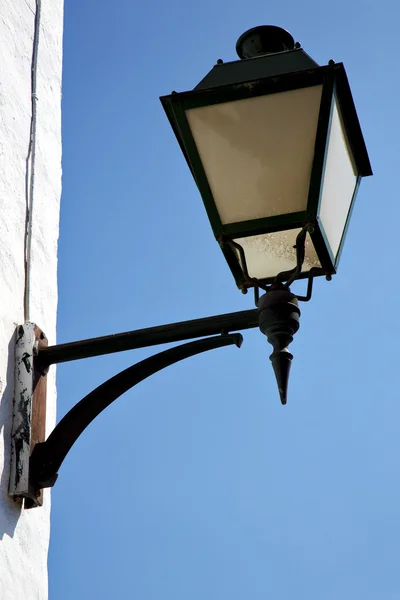 En la pared azul del cielo arrecife teguise lanzjalá españa — Foto de Stock