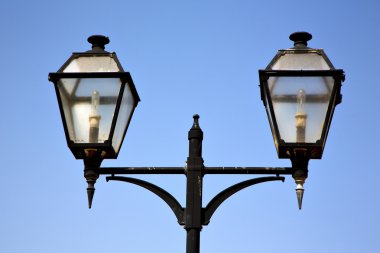 sokak lambası ve gökyüzü arrecife bir ampul