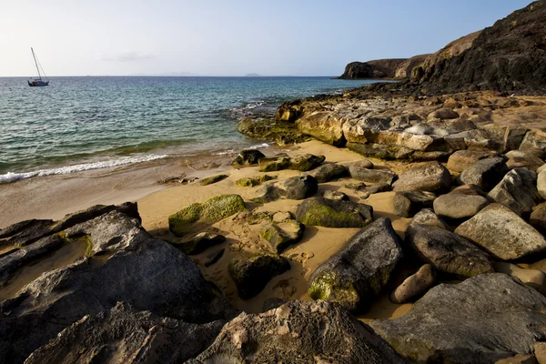 Kıyı şeridi kaya waand yaz lanzarote İspanya — Stok fotoğraf
